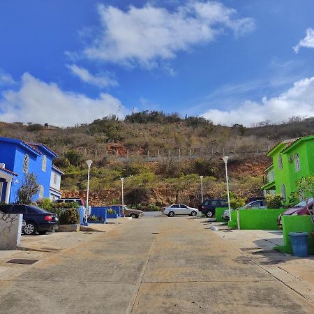 Bella Suite Frente Al Aeropuerto Catia La Mar المظهر الخارجي الصورة