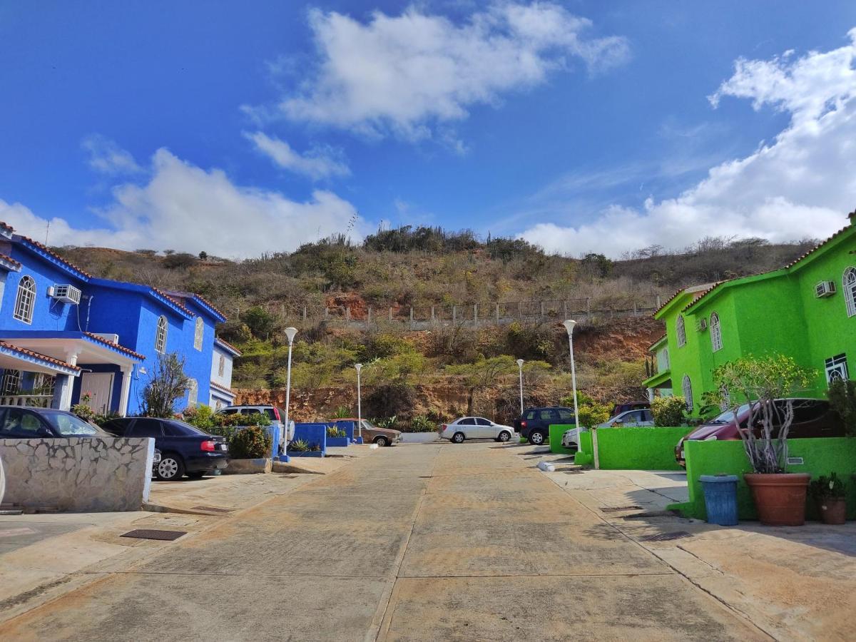 Bella Suite Frente Al Aeropuerto Catia La Mar المظهر الخارجي الصورة